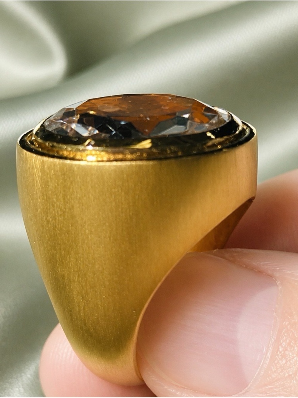 Dean Davidson huge clear quartz. 22k brushed gold setting. - Picture 6 of 7